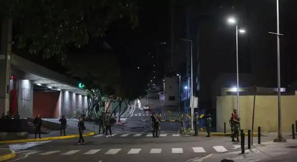 Maduro bukása után fegyveres összecsapások a caracasi elnöki palota körül