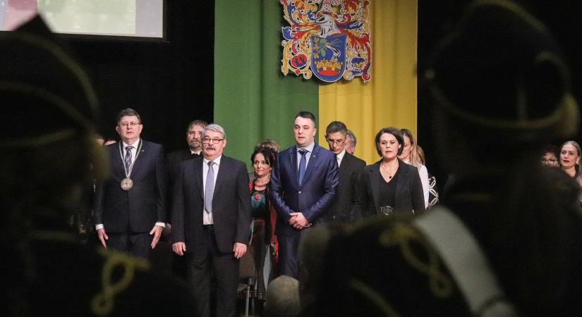 Ünnepi közgyűlés Nagyatádon – 528 éve adományoztak vármegyecímert Somogynak