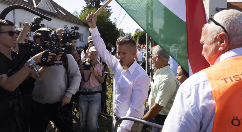 Magyar Péter levelet írt Robert Ficónak: „Magyarország büszke népe nevében fordulunk Önhöz”