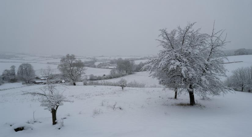 Már halálos áldozata is van Magyarországon a havazás miatti baleseteknek