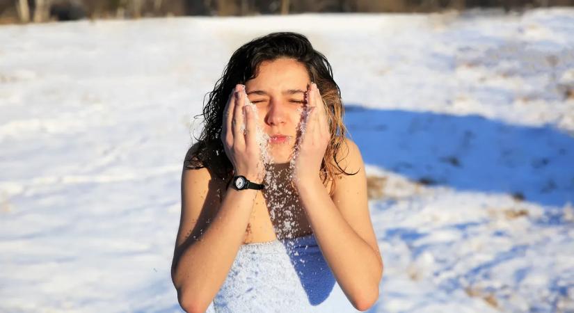 Friss hóban arcot mosni – Ezért érdemes kipróbálnod