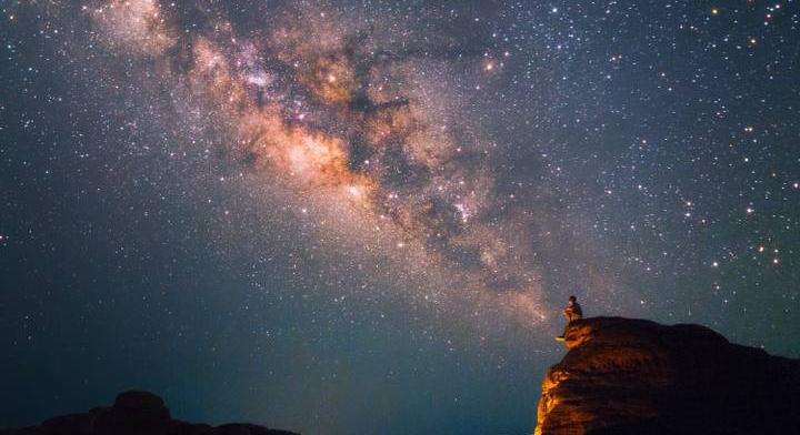 Új bolygót fedeztek fel a csillagászok: citrom alakja van