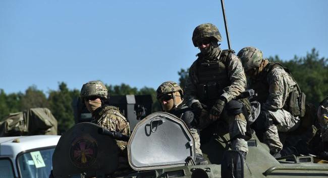 Ukrajna szövetségesei az Egyesült Államok jelzésére várnak a csapatok bevetéséről a háború után – Bloomberg