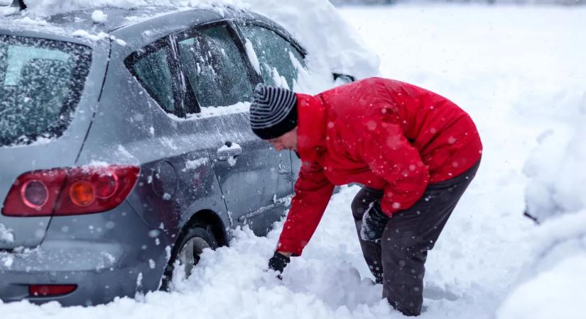 Mit tegyünk, ha az autónk elakad a hóban? Praktikus tanácsok, ha bajba kerülsz