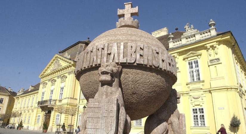 Lélekemelő séta Wilhelm Ottóval a koronázó városban – 9.