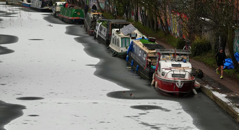 Súlyos fennakadásokat okozott Európában a havazás és a rendkívüli hideg