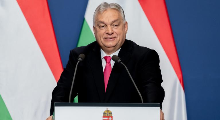 Orbán Viktor seregszemlét tartott, elmondta, mi kell a kétharmadhoz