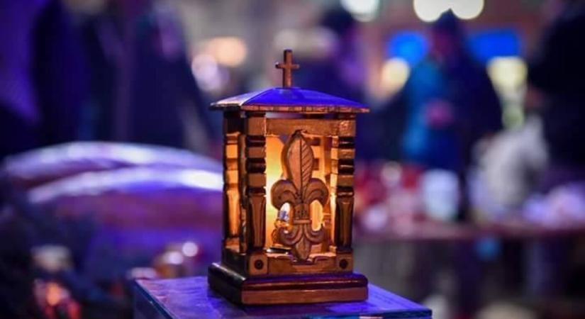 Tömegek betlehemeztek a lengyel városok utcáin vízkereszt napján