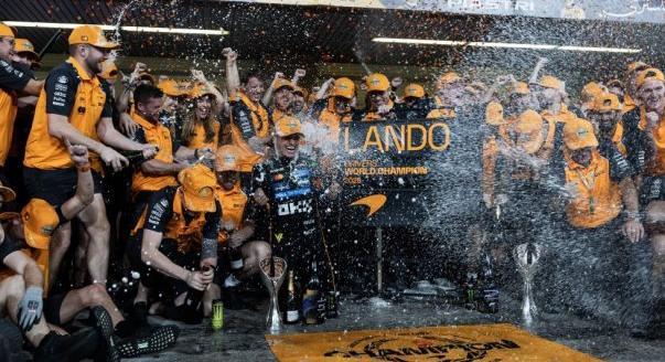 Bizakodó McLaren, Ferrarit kerülő Haas: keddi F1-es hírek