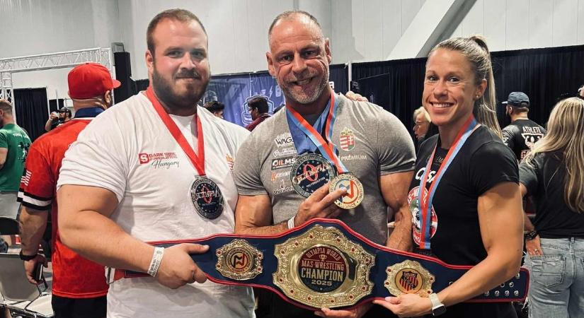 Az ötödik világcsúcs és a Mr. Olympia bajnoki övének éve volt 2025