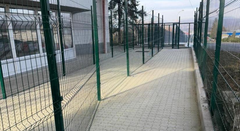 A polgárok kényelme érdekében: gyalogátkelőhelyet helyeztek üzembe a szlovák határon