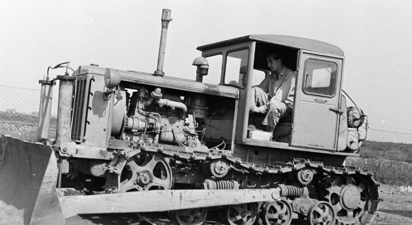 A hóhelyzet hóekét kíván! Retró fotók a régmúltból, amikor még lovak és lánctalpas monstrumok kotorták a havat