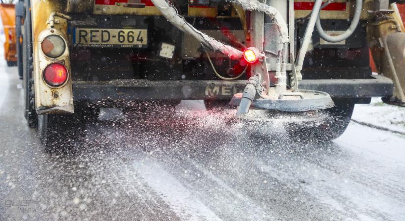 Győr-Szol: Szakmai információk a síkosságmentesítésről