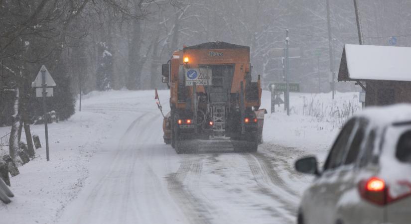 Narancs riasztást adtak ki Magyarországon: bedurvult a hóhelyzet - Van, ahol több mint 20 centi hó várható