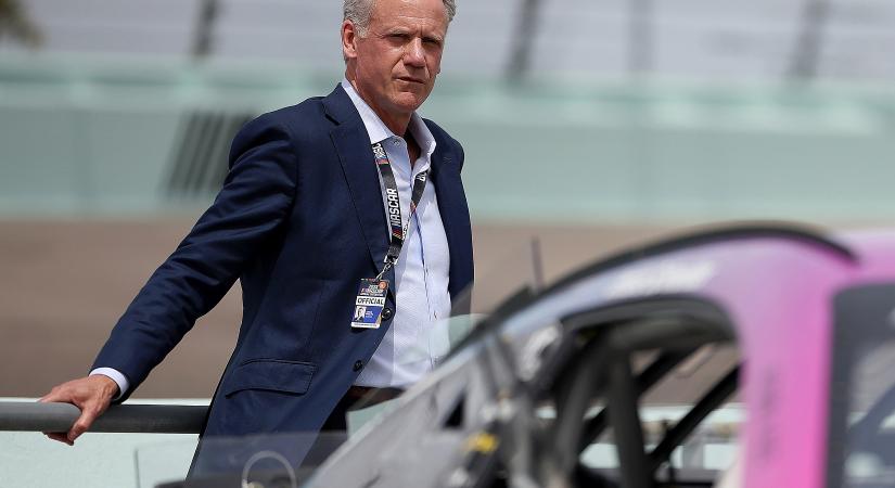 A botrányok hatására távozik a NASCAR éléről Steve Phelps