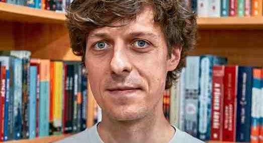 SÁRKÁNYDOMBI MESÉK Fábián Tamás: Bravúros mutatványok, amiket senki se látott / Corvina Kiadó