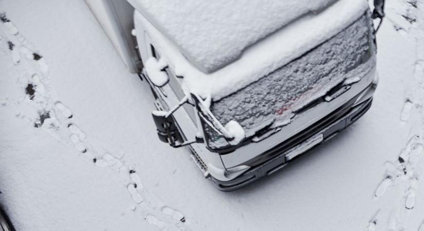 Már határátkelőket is lezártak a havazás miatt - Mutatjuk hol