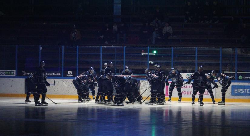 Megcsinálták az utolsó csodát az Ifj. Ocskay Gábor Jégcsarnokban