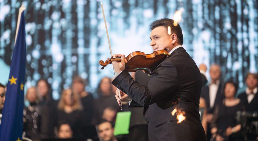 Mága Zoltán életmentő adománnyal ajándékozta meg a kaposvári kórházat