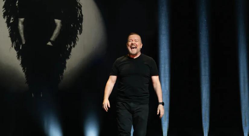 Ricky Gervais leszarja az elmúlást, csak magáról akar mesélni