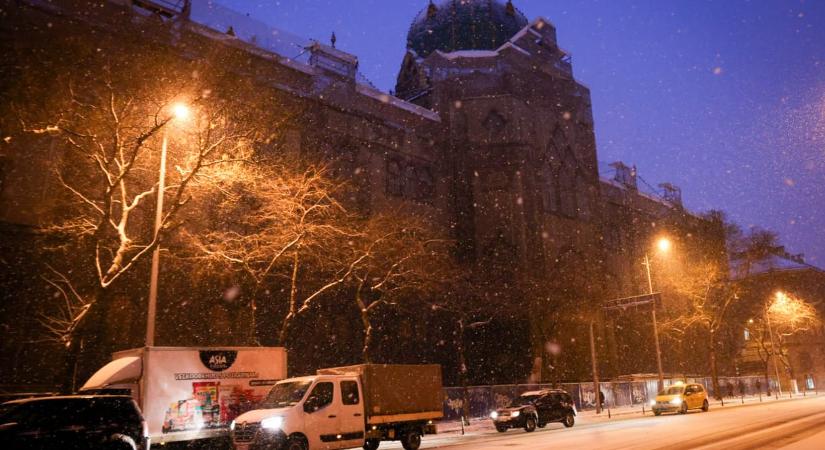 A hónap végéig nem kapcsolják ki a gázt és az áramot a hideg időjárás miatt azoknál, akiknek tartozásuk van