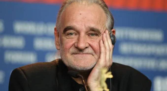 „Soha nem adhatjuk meg magunkat” – Tarr Bélára emlékezik a Freeszfe