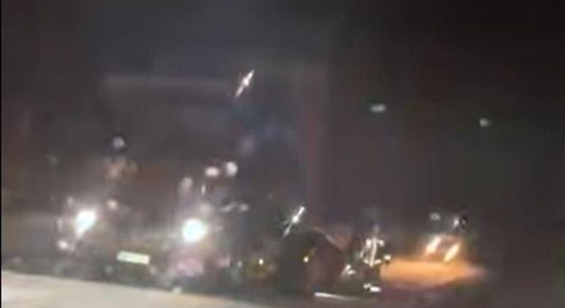 Kamion állt keresztbe a havazás miatt Bekölce és Egercsehi között