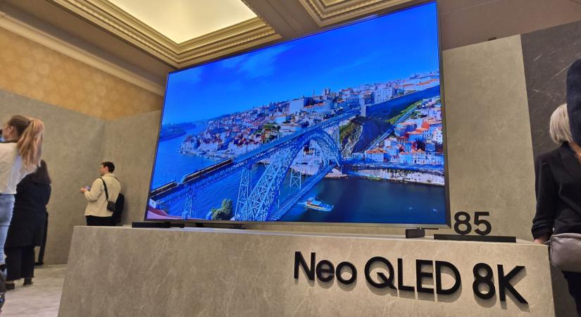 Őrület: A Samsung kitart a 8K tv mellett
