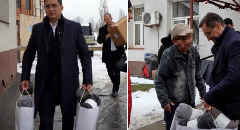 Papp László leckéje a hajléktalanszállón: “Ön fiatal ember, 58 éves, azt mondta, tud dolgozni…”