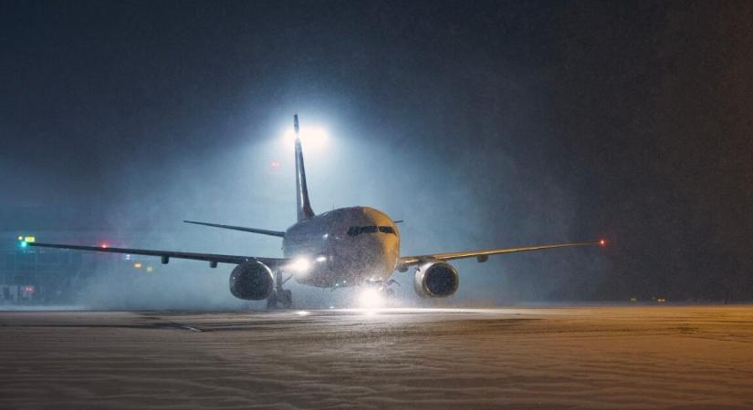 Rendkívüli közleményt adott ki a Budapest Airport a hatalmas havazás miatt