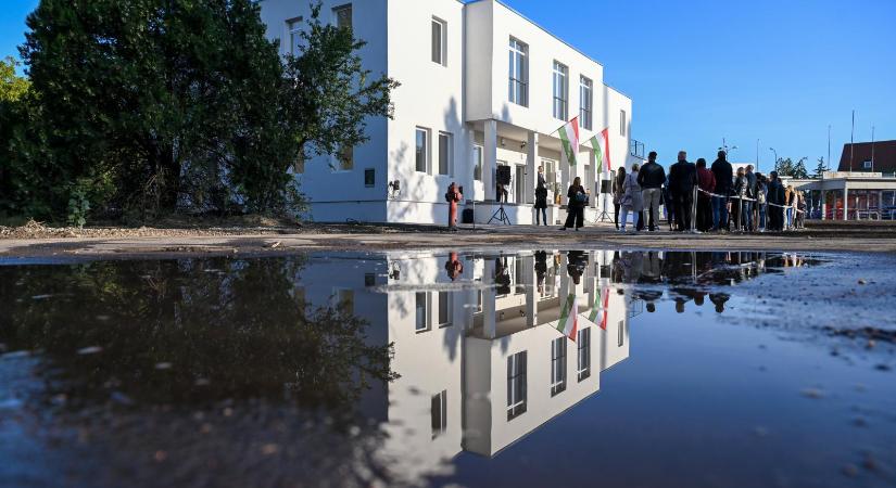 Több mint kétmilliárd forinttal tartoztak a tankerületi központok, az Orbán-kormánynak kellett közbelépnie