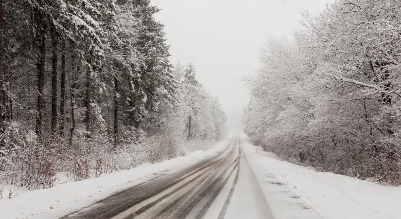 Télies hófúvás és fagyos utak szerdán – ezeken a területeken különösen figyelj!
