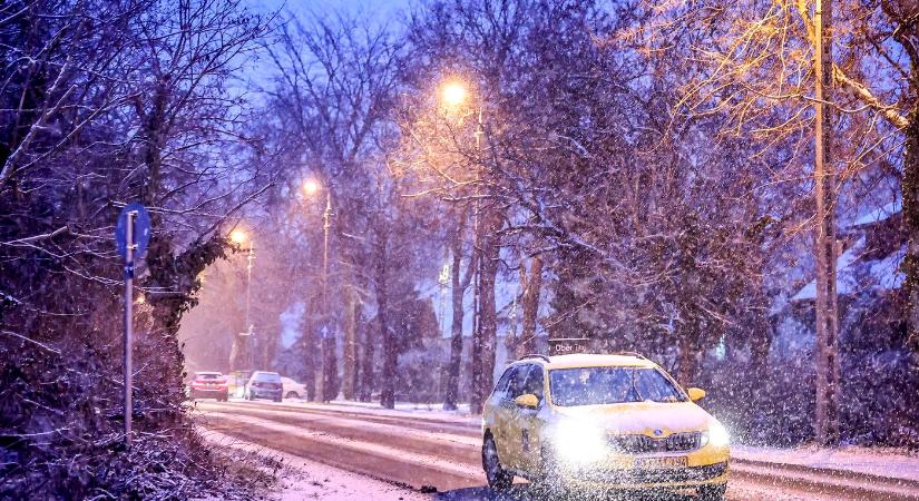 Őrjöngenek a magyarok, ezt tették az autójukkal az éj leple alatt, a Tisza pártnak is köze van hozzá