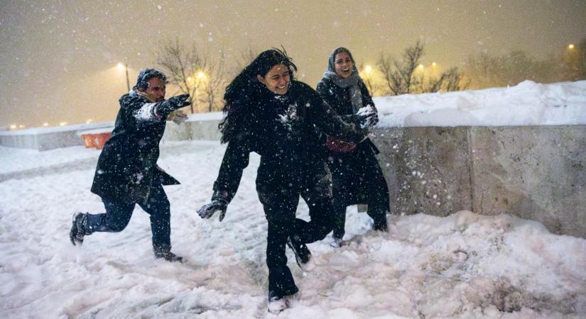 Egzotikus látvány – fotókon a behavazott Budapest