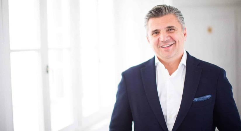 „Egy óriási intézményt kell újra és újra élettel, tartalommal megtölteni” – Interjú Vadász Dániellel