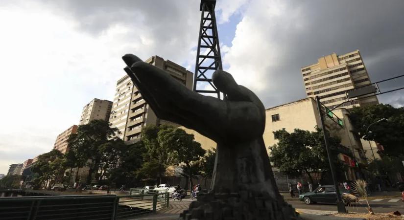 Trump bejelentette, hogy Venezuela átad 30-50 millió hordó olajat Amerikának