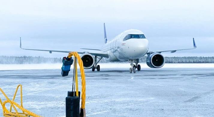 Az extrém időjárás miatt sorra törli járatait a KLM – Megbénult Európa egyik legnagyobb repülőtere