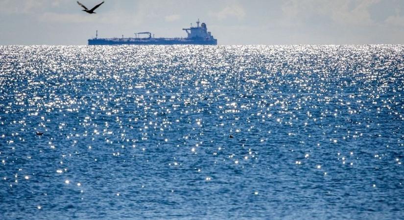 Ez gyors volt, itt a hivatalos bejelentést: Amerika máris megkezdte a venezuelai olaj értékesítését a világban – már az első üzlet majdnem 3 milliárd dollárt hozhat