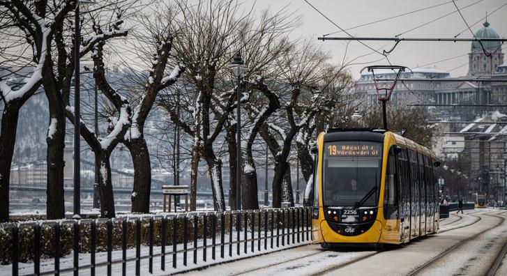 Így érkezett meg Budapestre a hó