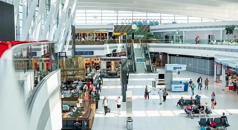 Utasok százai várhatnak Budapesten: a havazás átírhatja a repülők menetrendjét