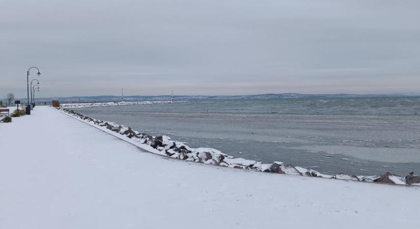 Az életével játszik, aki most a jégre merészkedik – ha megúszod, jön a bírság