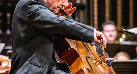 Prágai romantika 63 év után: Perényi Miklós visszatér a MÁV Szimfonikushoz