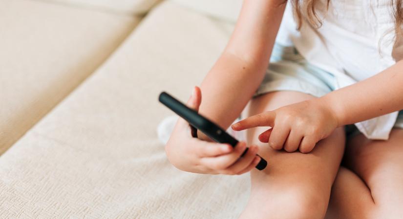 Már igényelhető a gyermekek védelmét szolgáló szűrt internetszolgáltatás