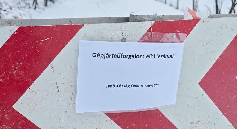 Ezen a településen lezártak egy egész utcát, hogy a gyerekek szabadon szánkózhassanak