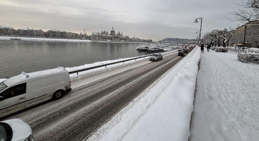 Fotókon a behavazott Budapest: sok helyen kaotikus a helyzet, még nem ért oda a hókotró