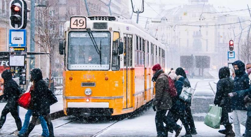 A hóhelyzet miatt több vonalon leállt a villamosközlekedés Budapesten: így közlekednek most a BKK járatai
