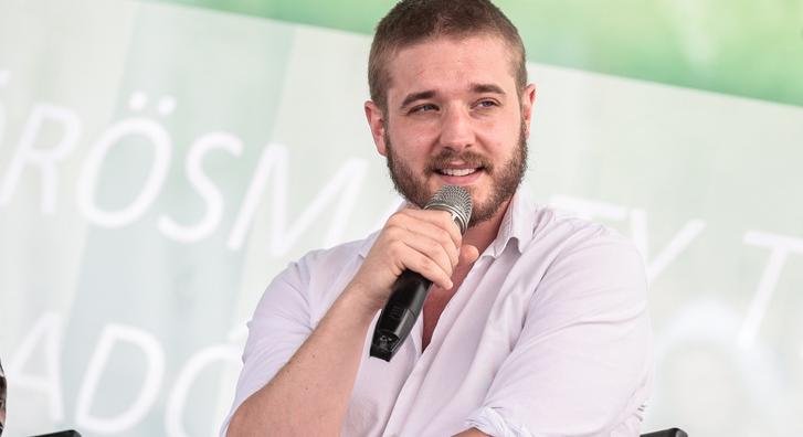 Vecsei H. Miklós Ember Márknak: „Hallottam, hogy van feleséged, mert nem hívtál meg az esküvőre”