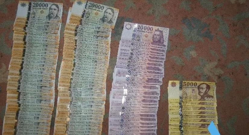 Leszerelték a kékcsei drogkereskedőket, öt díler került rendőrkézre