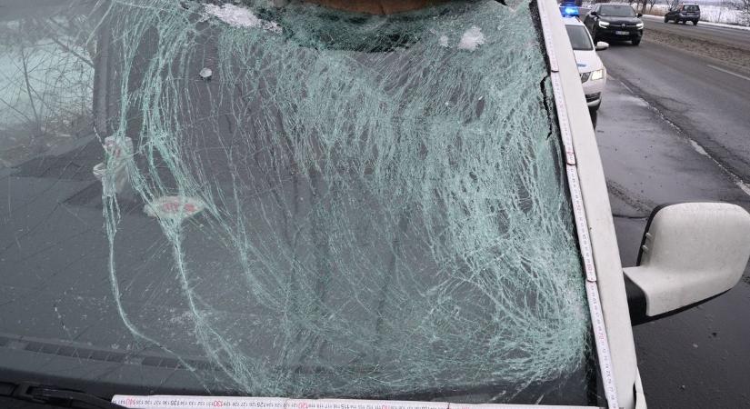 Hatalmas jégbomba okozta az autós vesztét Fehérváron