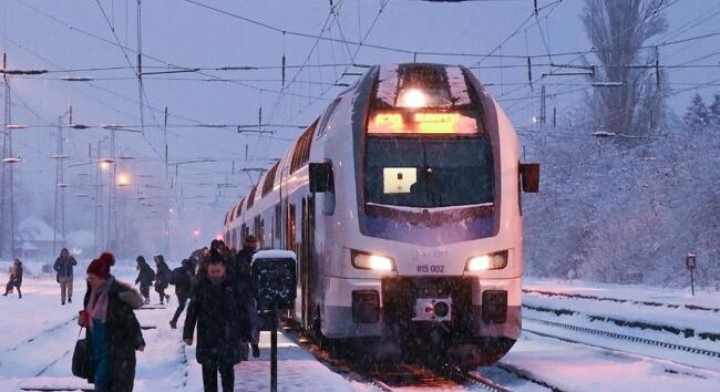 Jelentős vasúti fennakadások országszerte: késések, rövidített útvonalak és pótlóbuszok